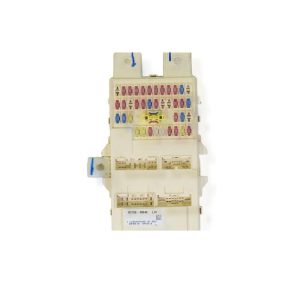 جعبه فیوز داخل کابین تیوولی